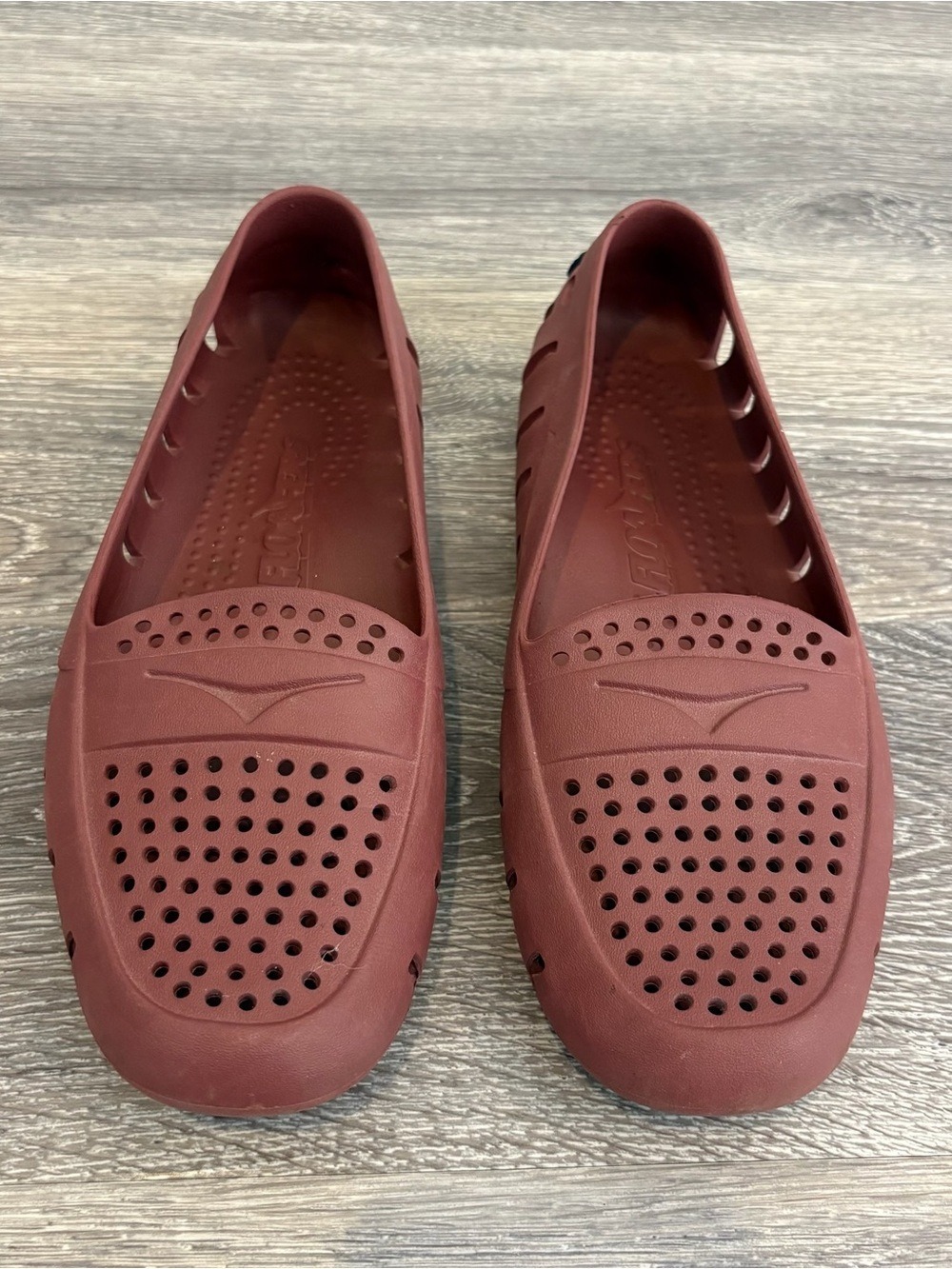 Women's Floafers Water Shoes Maroon Slip-On Perforated Casual Flats Size 9